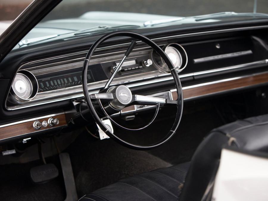  Chevrolet Impala 327 Convertible 1965 года  (фото 2 из 3)